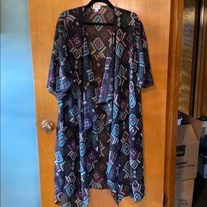 Beautiful LuLaRoe Shirley